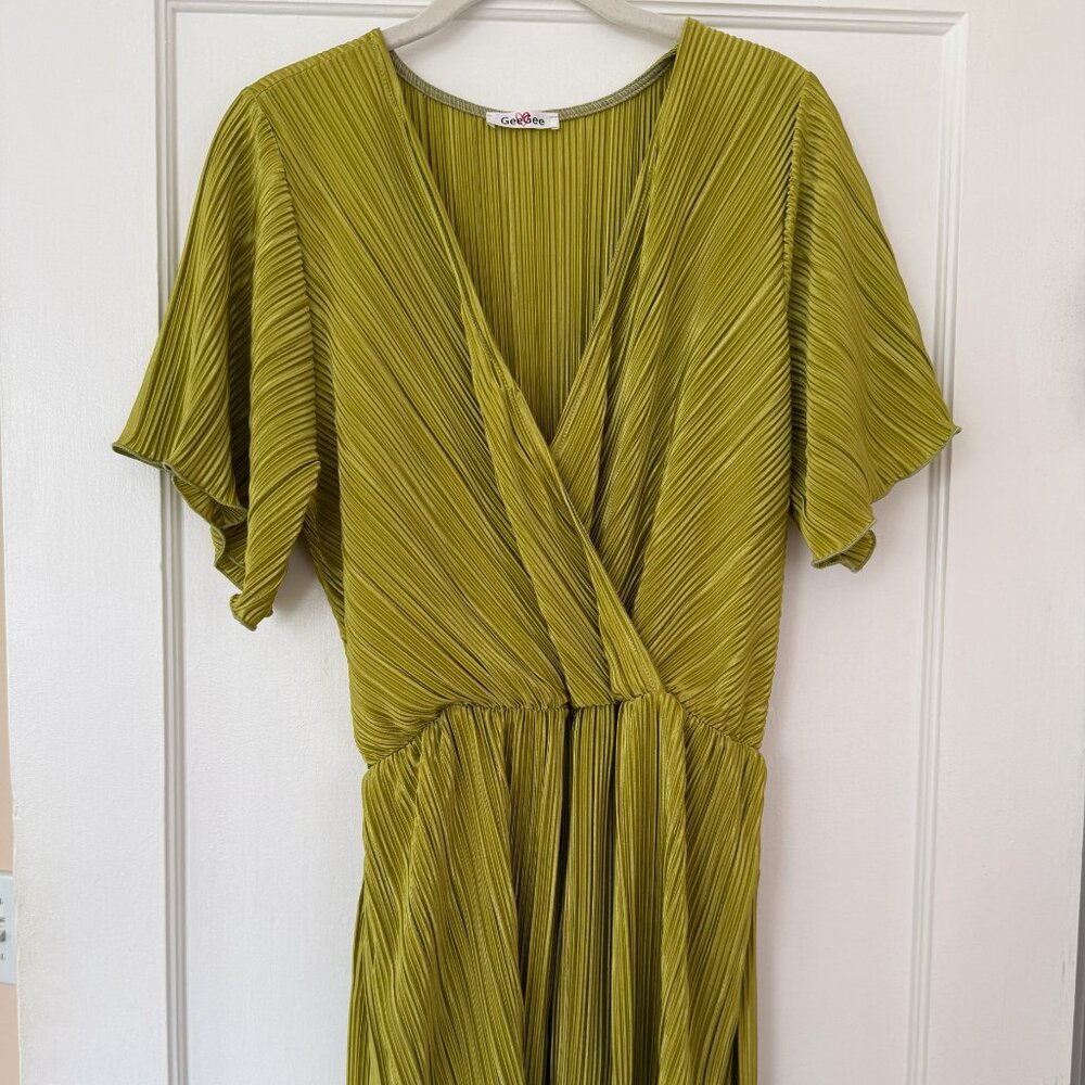 NWOT Vada Winter GeeGee Plisse Romper Faux Wrap Short Sleeve Green Small